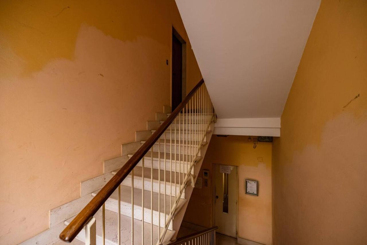 Mama Rooms And Apartment Roma Exterior foto